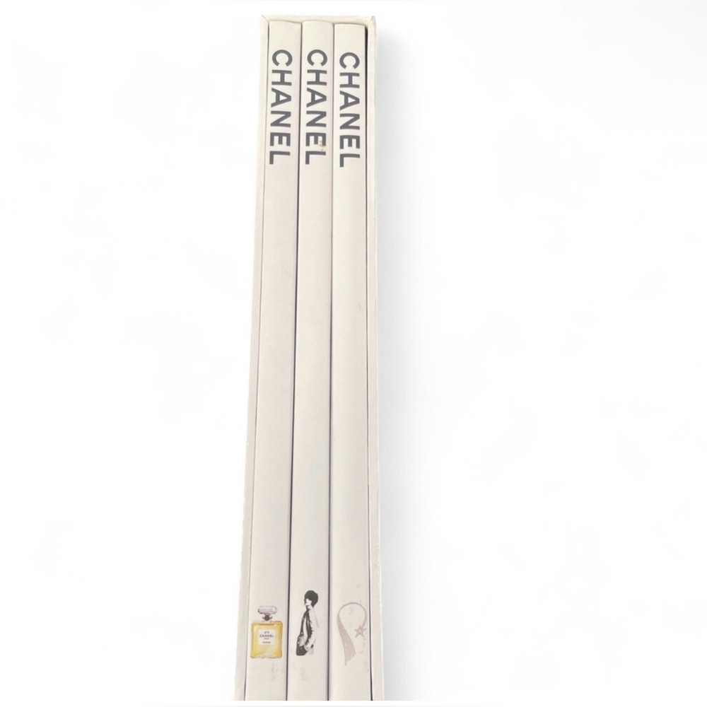 ⚡️SALE🔥HP🔥 RARE 2003 Assouline Coco Chanel 3-Volume Hardcover Book Set - Picture 3 of 14